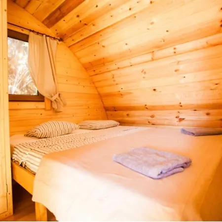 Eco-wooden Montana Roja Lodge